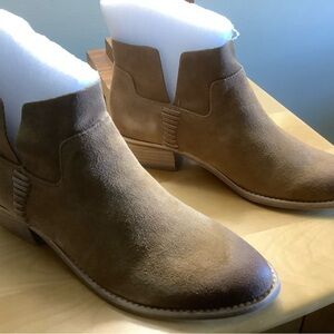 DOLCE VITA CLEO BOOTIE 6.5 NWT